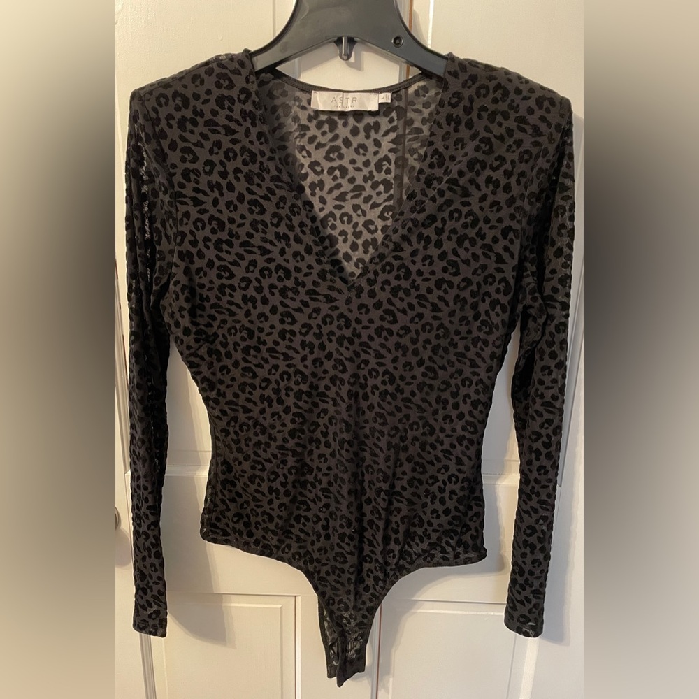 ASTR The Label Inca Bodysuit in Black Leopard Burnout - Picture 2 of 5